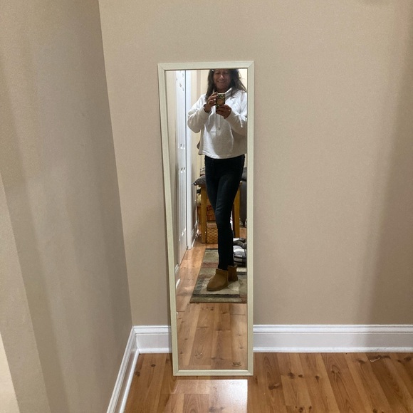 Meet your Posher, Traci - Picture 1 of 6